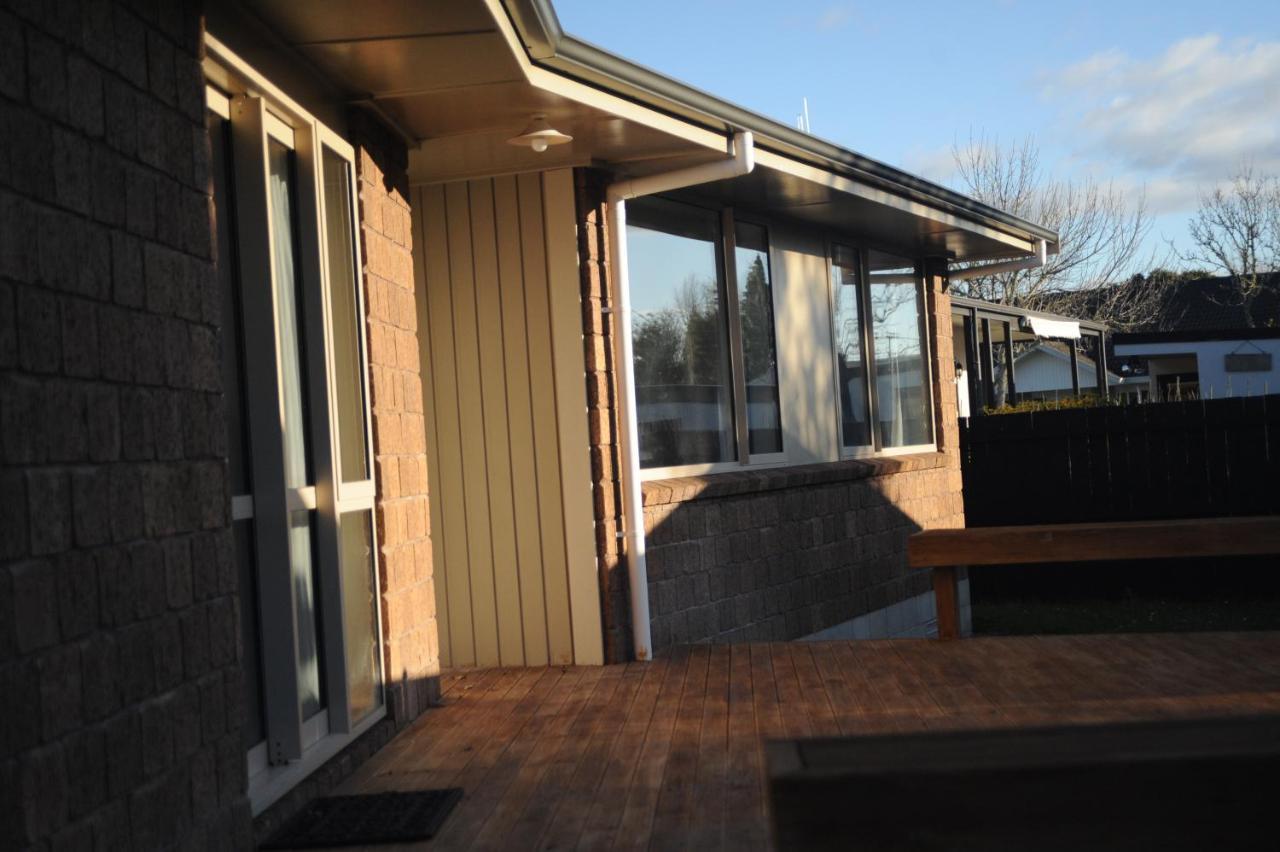 Apartamento Endeavour Adventures Hamilton Exterior foto